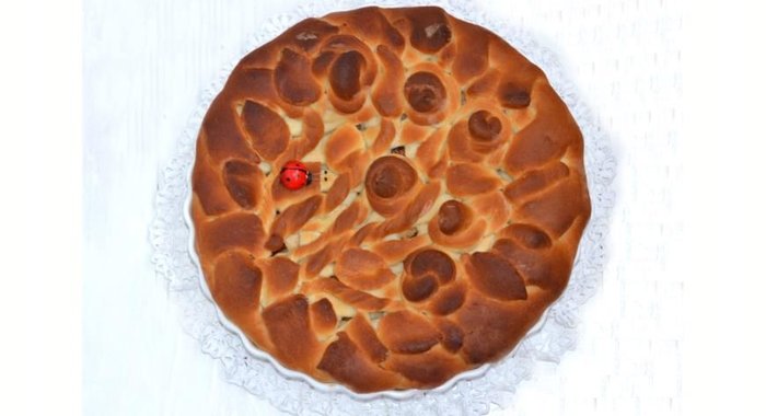 Постный пирог из дрожжевого теста с яблоками