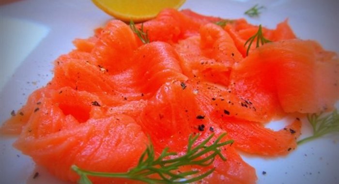 Слабосолёный лосось по-шведски (гравлакс, gravlax)