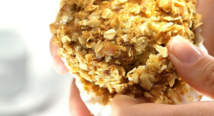 Маффины с яблоком, специями и овсянкой