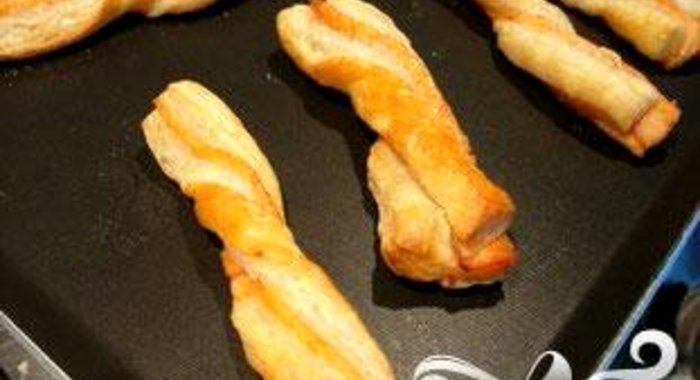 Слоеные язычки с лососем