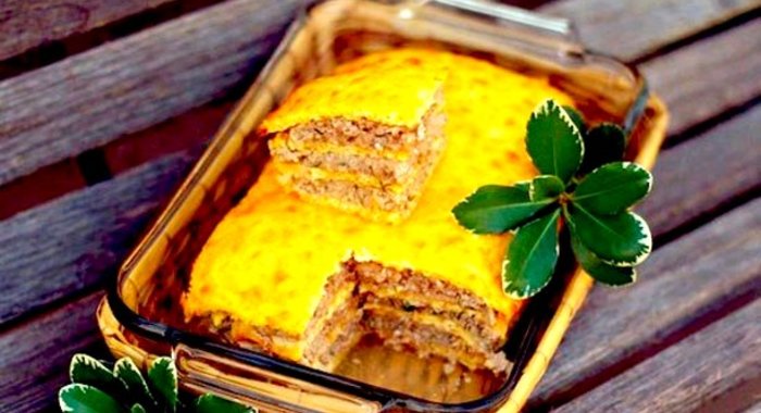 Слоеный сырный пирог с куриным фаршем