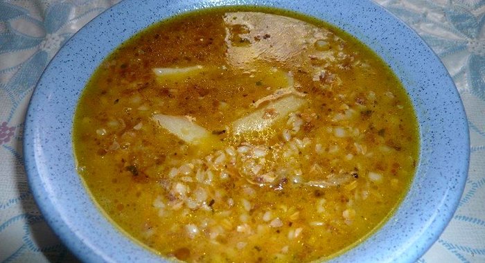 Густой гречневый суп на курином бульоне