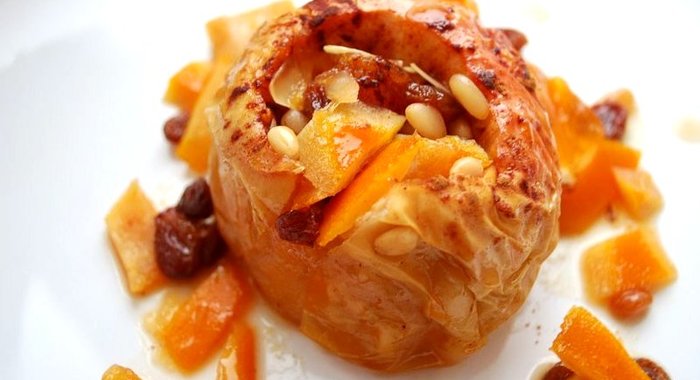 Печеное яблоко с апельсином и тайской дыней