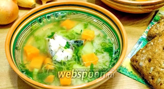 Рисовый суп из скумбрии с морковью