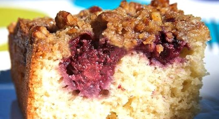 Ежевичный пирог с орехами