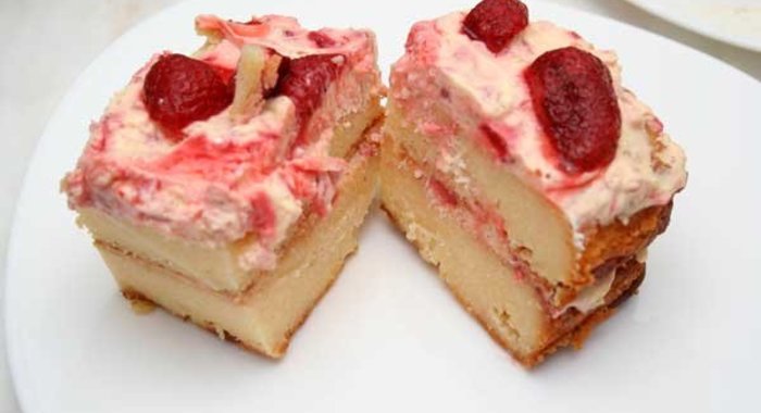 Творожный торт с клубникой