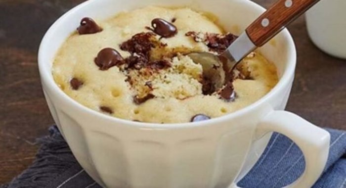 Печенье с шоколадом в чашке