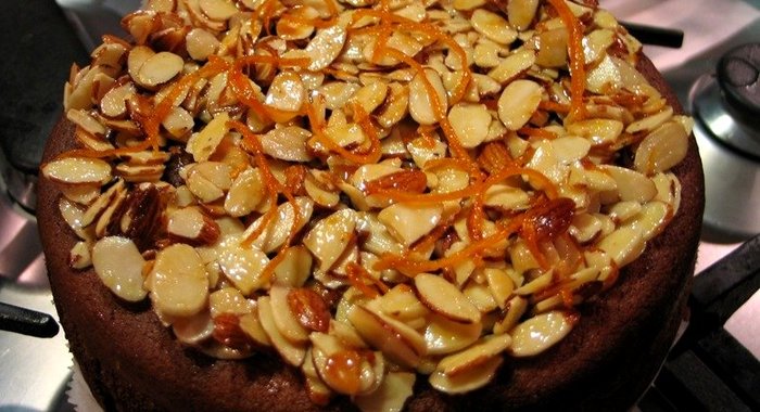 Апельсиновый торт с миндалем