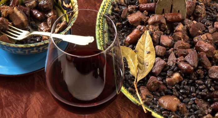 Черные бобы со свининой