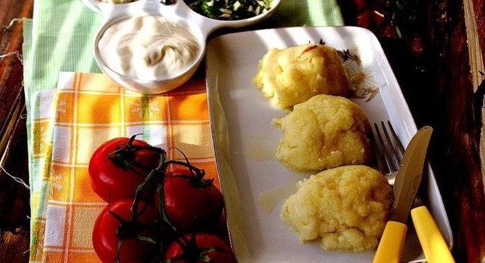 Кукурузные «колобки» с брынзой