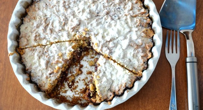 Пирог со смородиновым вареньем