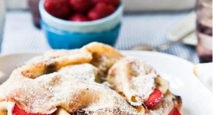 Блинный торт с клубникой