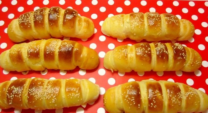 Булочки с сосисками