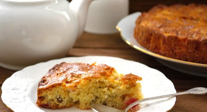 Яблочный пирог с изюмом