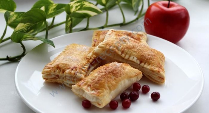 Яблочные пирожки в духовке
