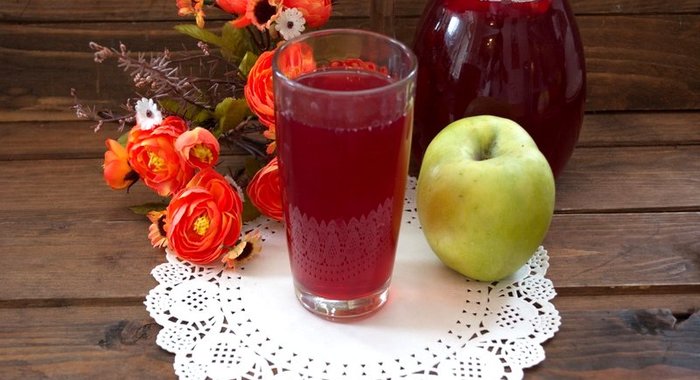 Компот из вишни с яблоками