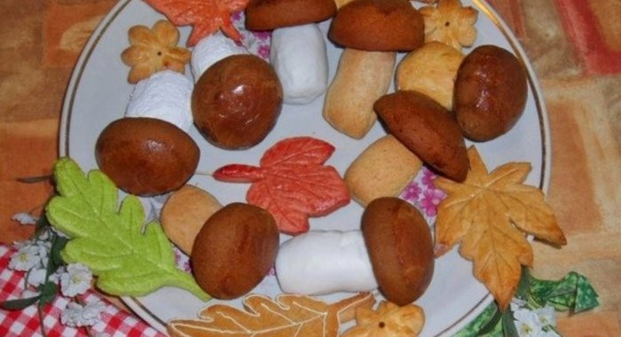 Пряники «Белые грибы» и фигурное сырное печенье в хрустящей глазури