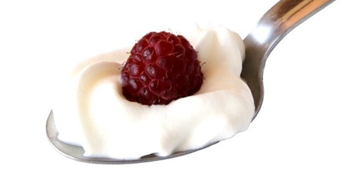 Сметана, взбитая с сахаром