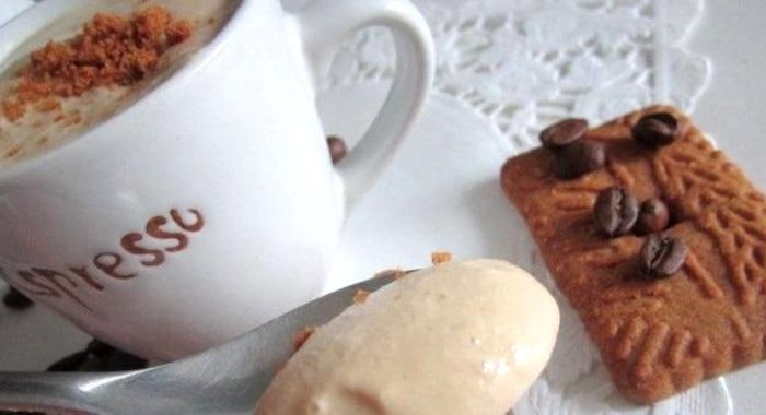 Кофейный мусс с пряным печеньем