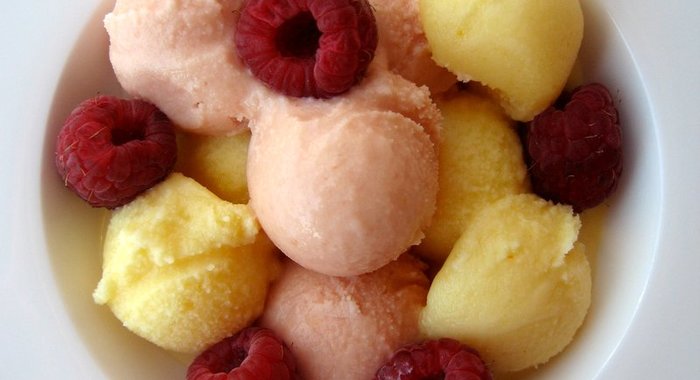 Шербет из желтых и красных апельсинов
