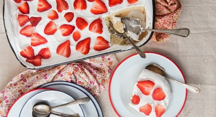 Пирог Три молока с клубникой