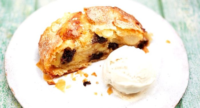 Штрудель с садовыми фруктами в тесте фило