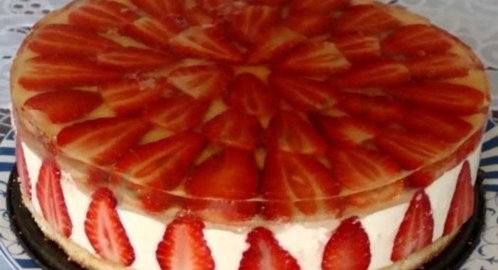 Торт-мусс Клубника с шампанским