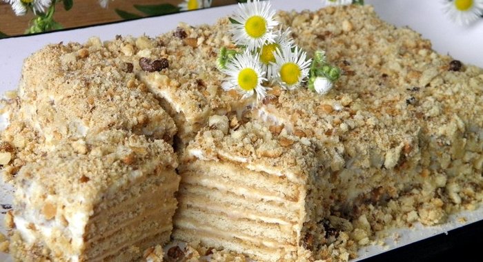 Торт из печенья без выпечки со сметаной