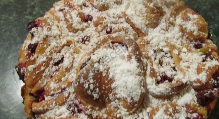 Пирог вишневый