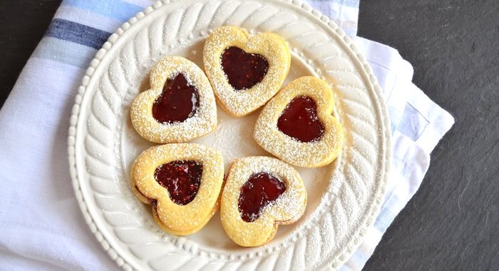 Печенье в виде сердечек