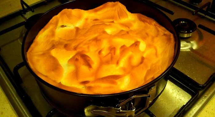 Творожный торт со взбитыми белками