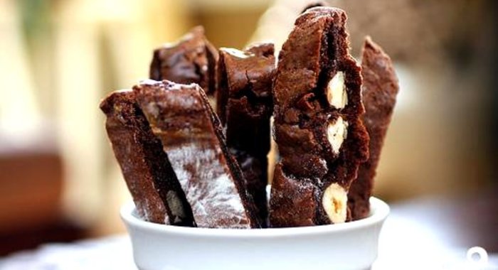 Шоколадное печенье с фундуком