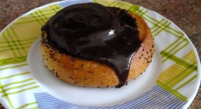 Постные маковые булочки с глазурью