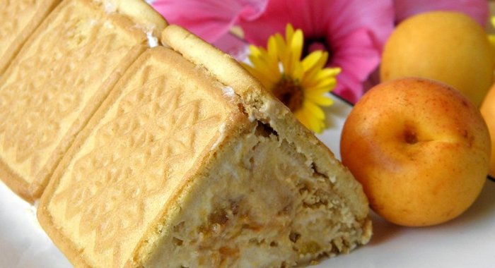 Торт из печенья без выпечки