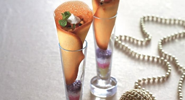 «Фунтики» с творожным кремом и фруктами