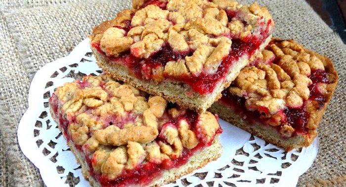 Тертый пирог с вареньем