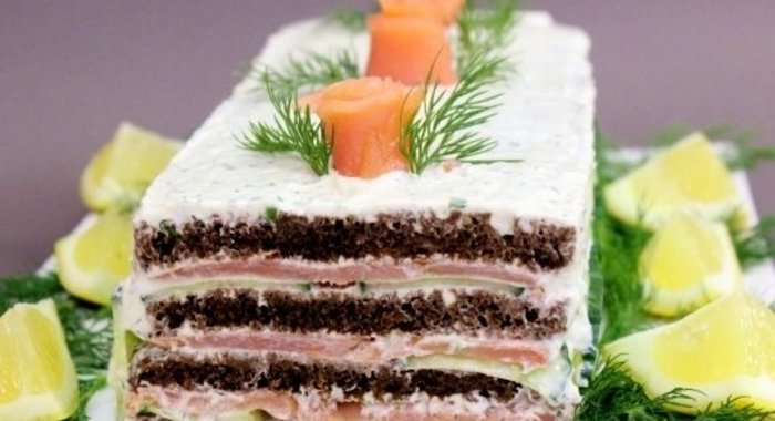 Торт с копченым лососем