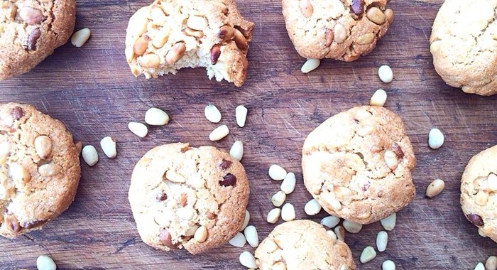 Итальянское миндальное печенье с кедровыми орешками