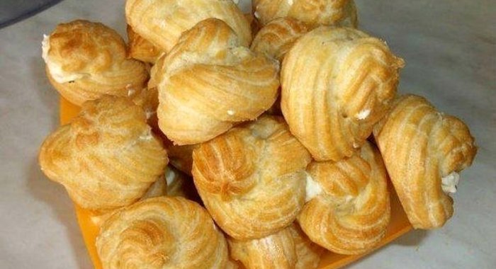 Пирожные заварные со сливочным кремом