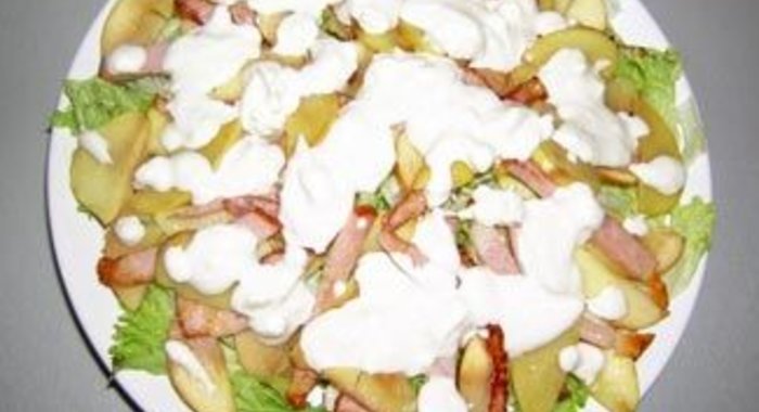 Салат с беконом и яблоком