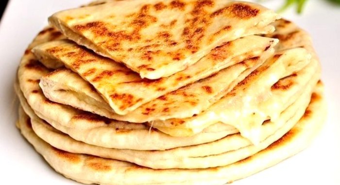 Сметанные лепешки с сыром и зеленью