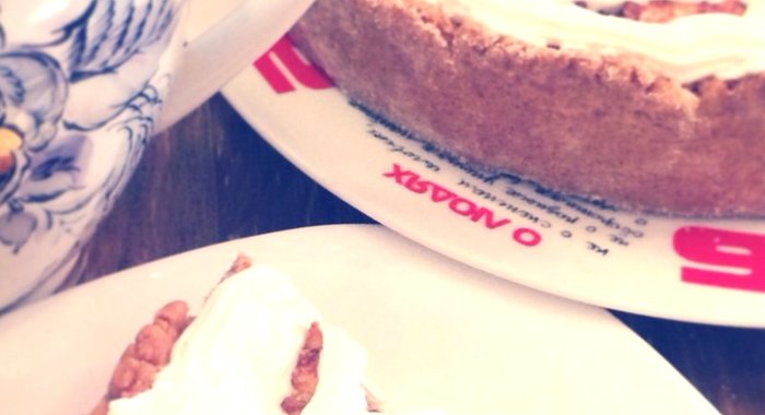 Нежный сметанный пирог с яблоками