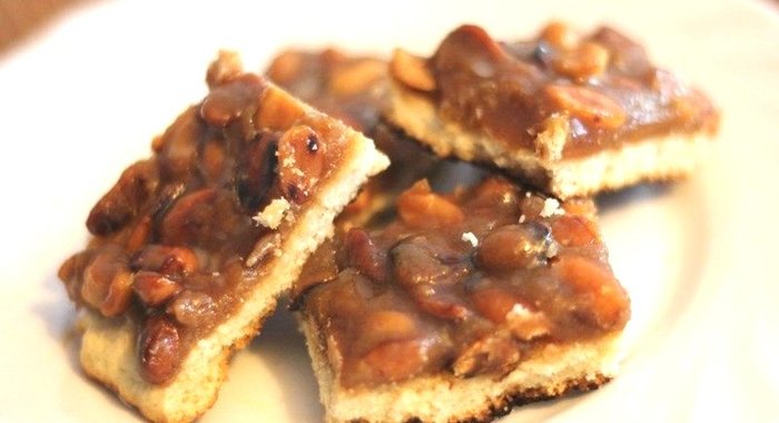 Карамельное печенье с арахисом