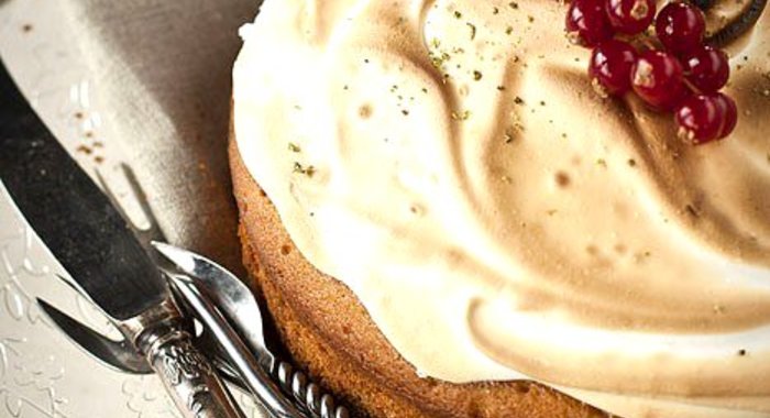 Лимонный пирог с малиной