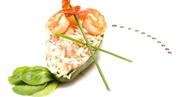 Авокадо с ананасом и креветками