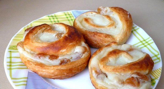 Улитки с изюмом по-французски