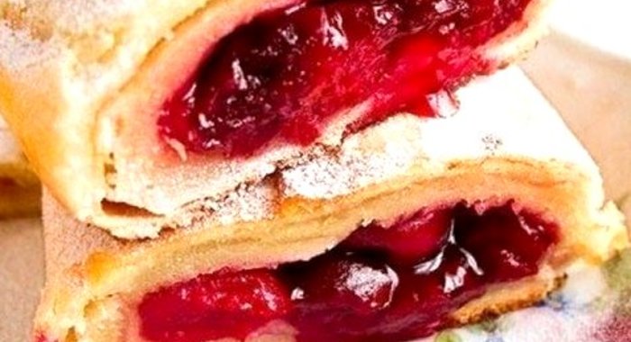 Австрийский штрудель с вишнями